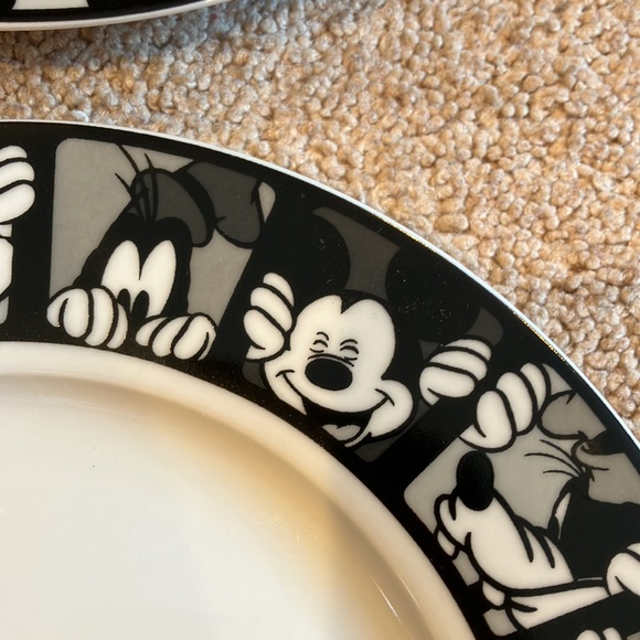 Disney plates Mickey Mouse set of 4 - Picture 7 of 9